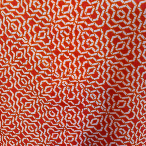 Liz Claiborne Graphic Print Top - Picture 8 of 9